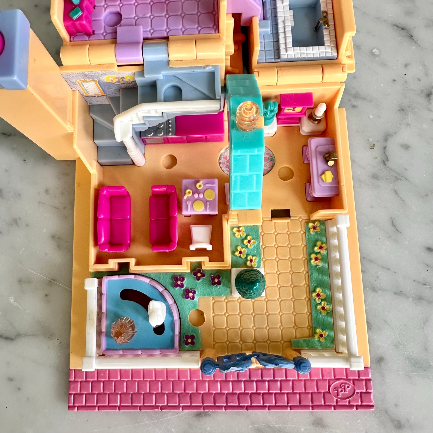 1994 Polly Pocket Light Up Hotel