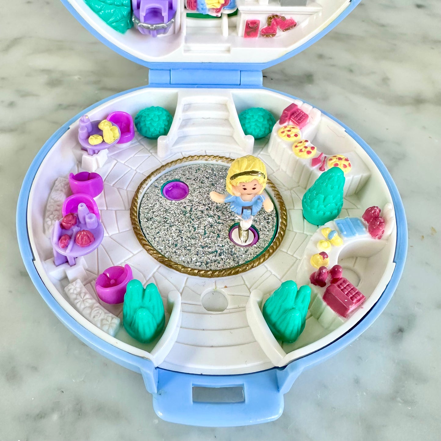 1989 Polly Pocket Skating Party