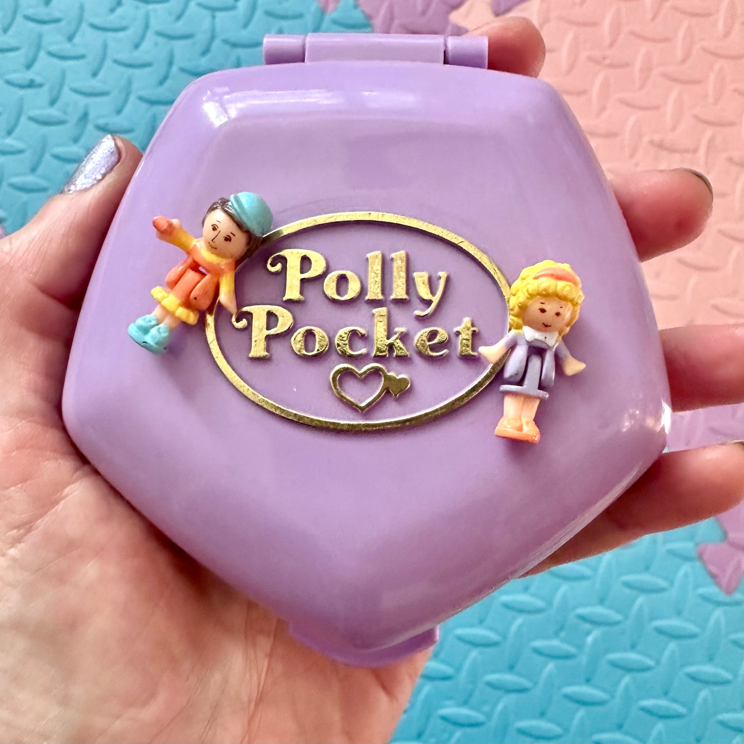 1992 Polly Pocket “Polly at the Burger Stand”