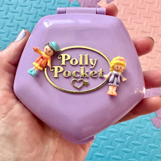 1992 Polly Pocket “Polly at the Burger Stand”