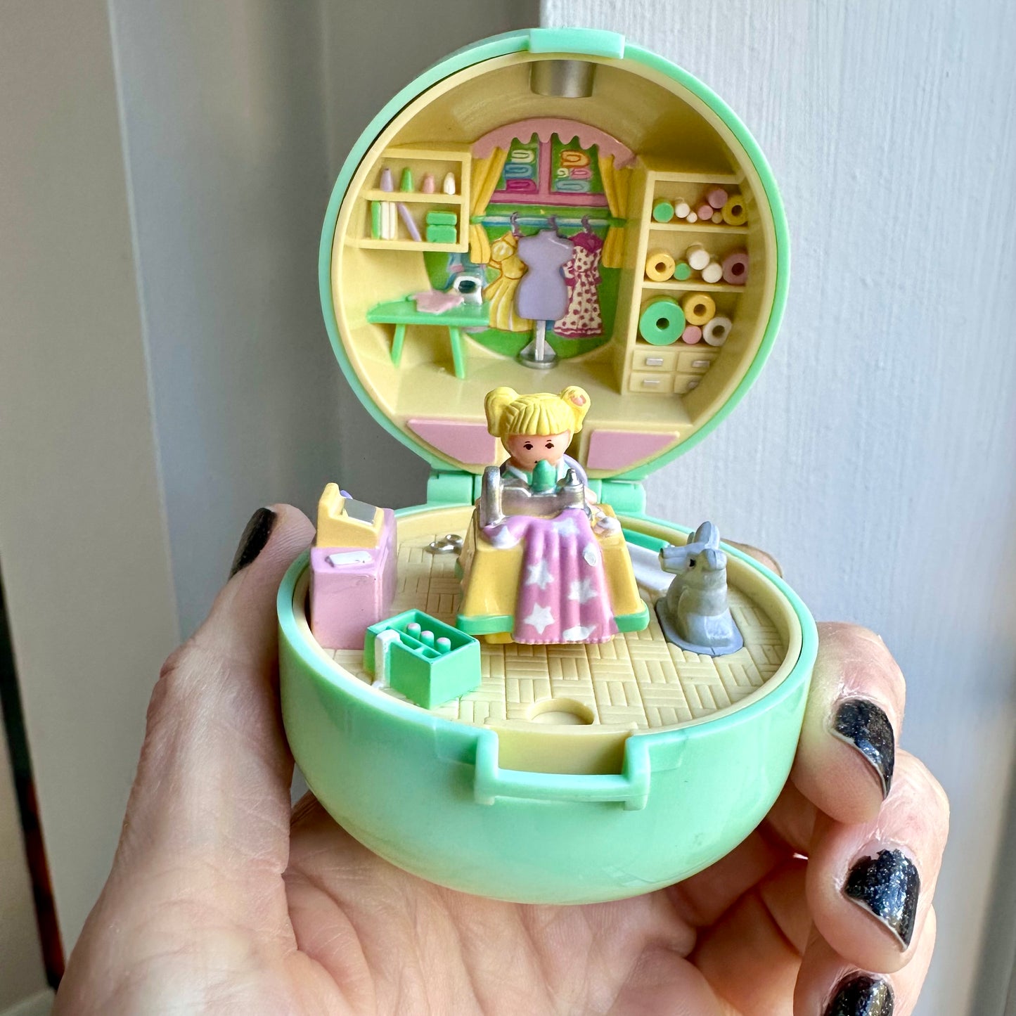 1991 Polly Pocket Dazzling Dressmaker Ring & Ring Case
