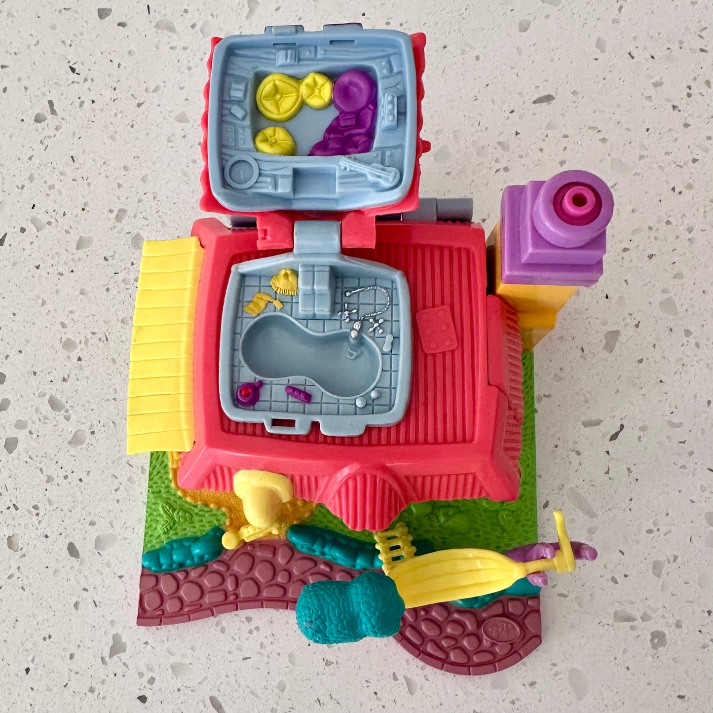 1994 Polly Pocket Light-Up Kitty House