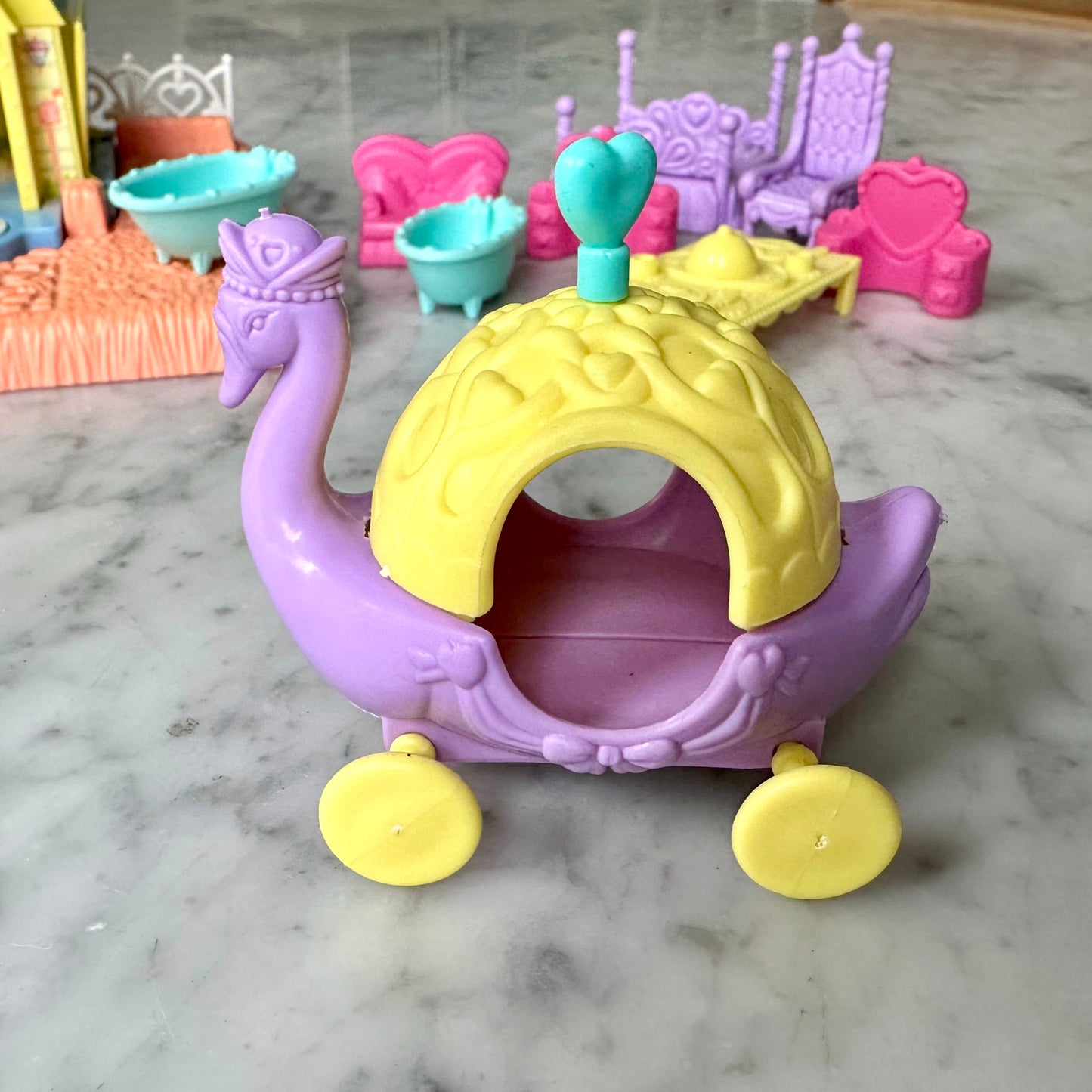 Vintage G1 My Little Pony-Petite Ponies Happy Hearts Cottage and Accessories