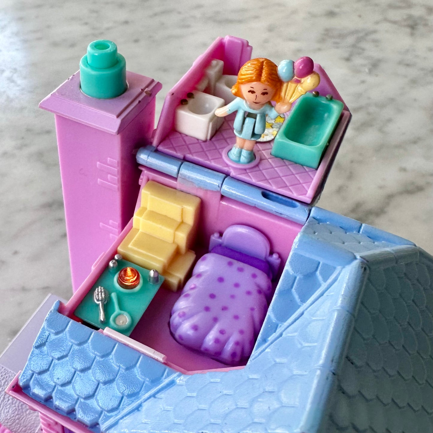 1993 Polly Pocket Light-Up Bay Window House