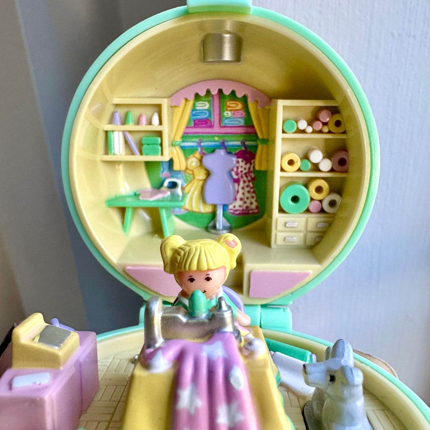 1991 Polly Pocket Dazzling Dressmaker Ring & Ring Case