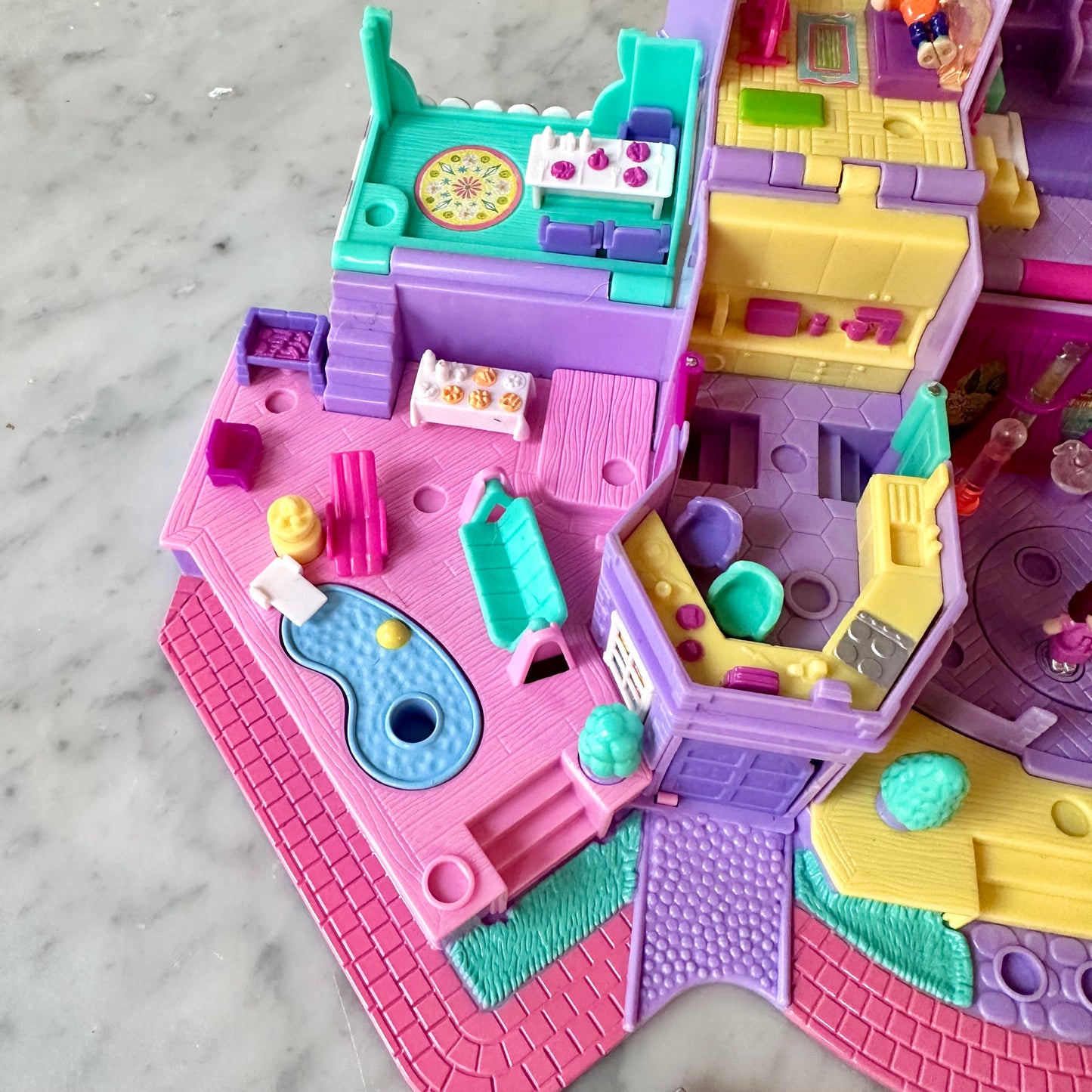 1994 Polly Pocket Light Up Magical Mansion
