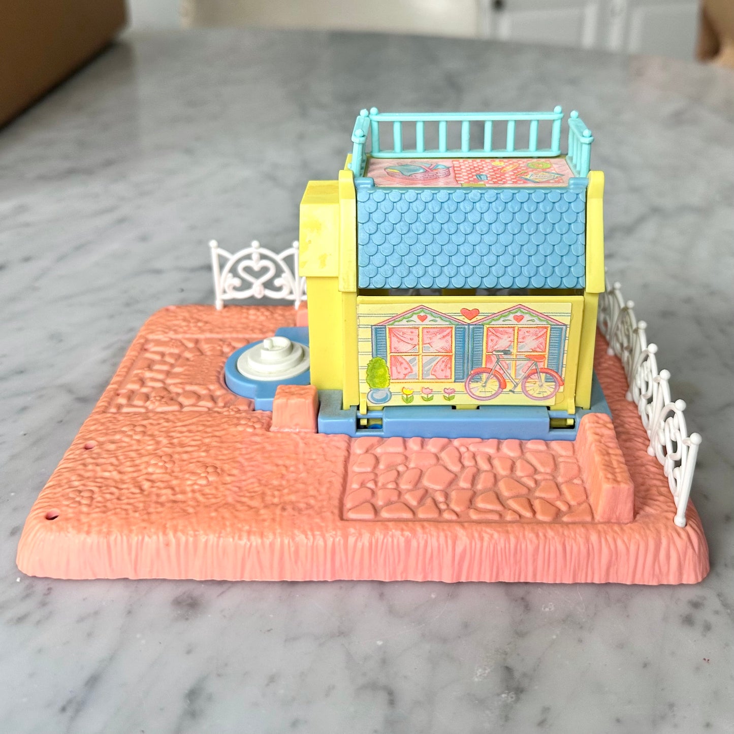 Vintage G1 My Little Pony-Petite Ponies Happy Hearts Cottage and Accessories