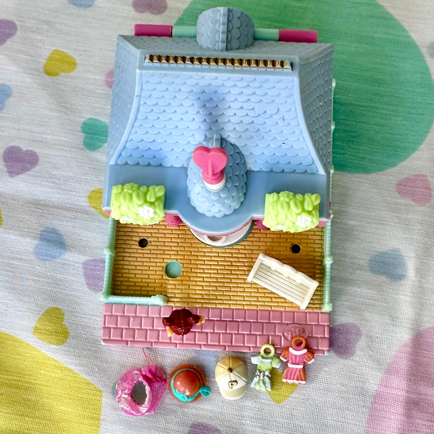 1995 Polly Pocket Dress Shop