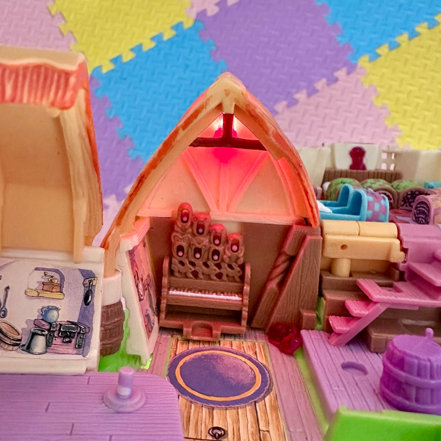 1995 Polly Pocket “Snow White” Light Up Playset