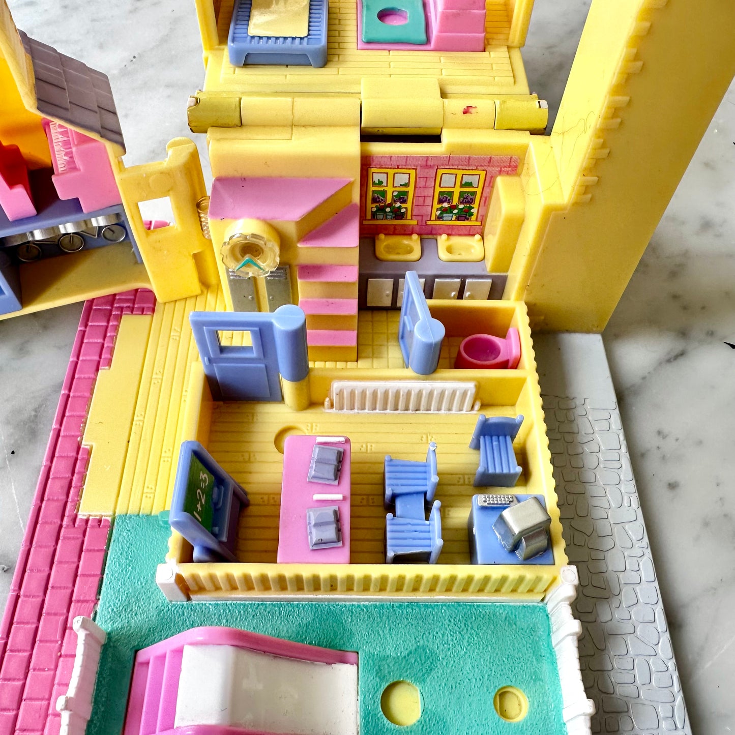 1993 Polly Pocket Light Up Schoolhouse-Non Working