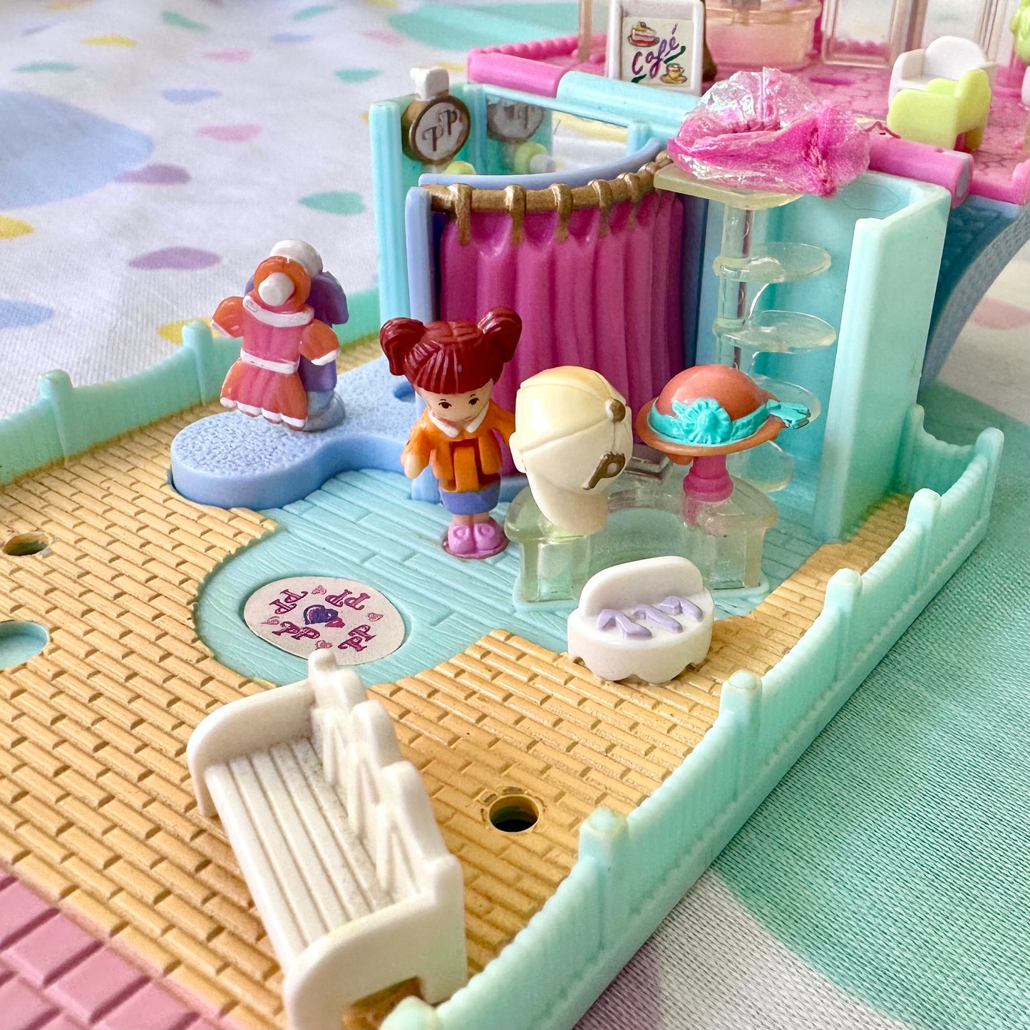 1995 Polly Pocket Dress Shop