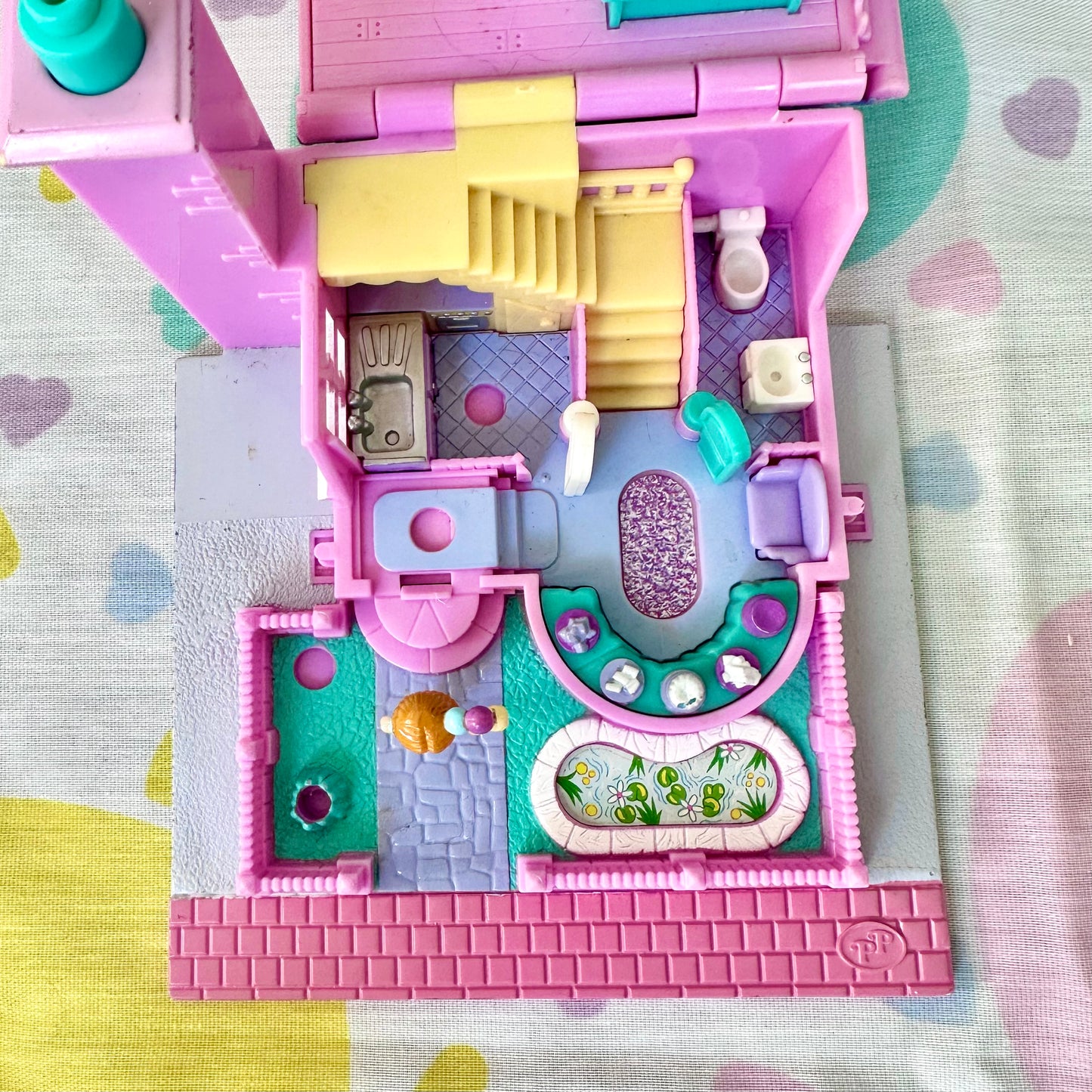 1993 Polly Pocket Bay Window House