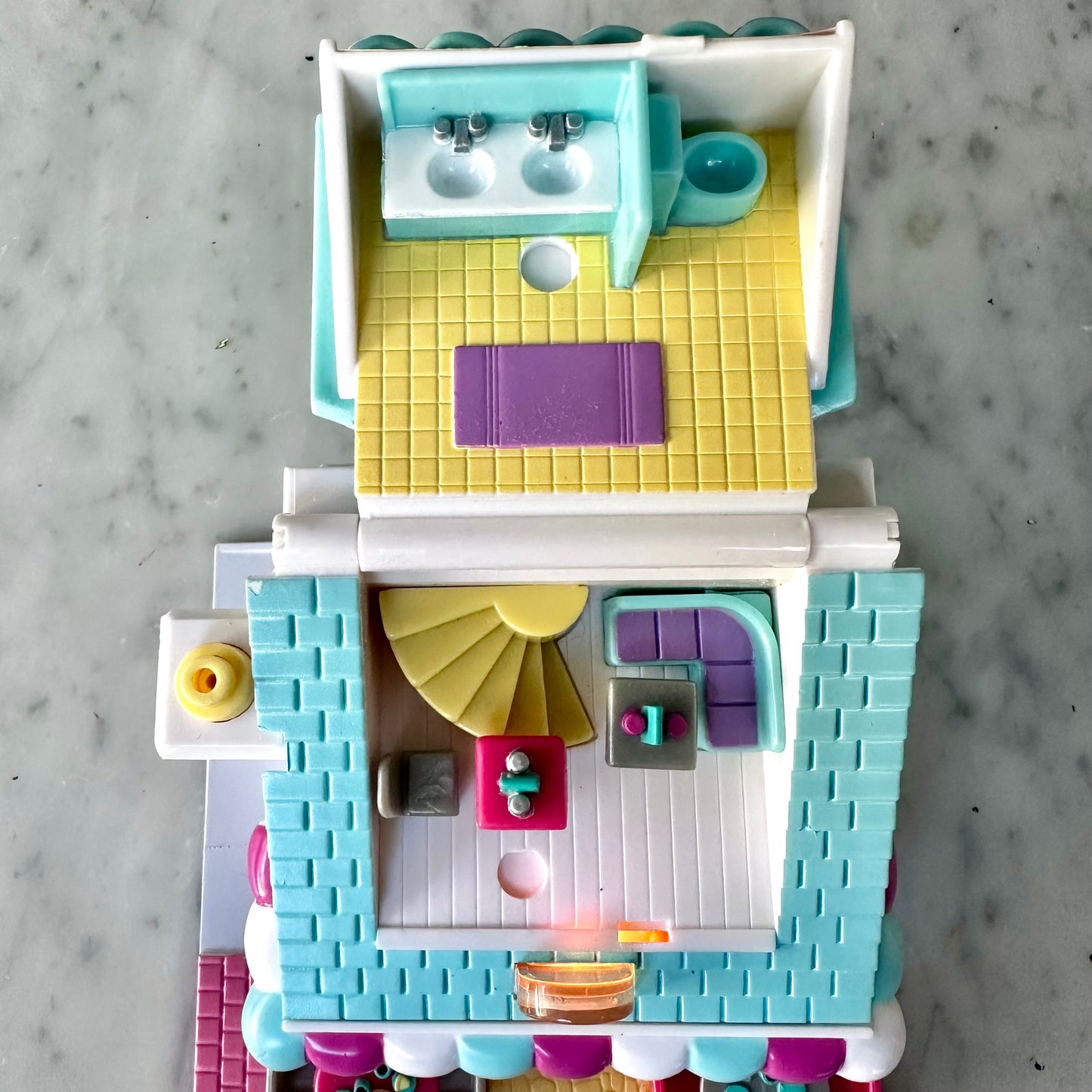 1993 Polly Pocket Pizzeria Pollyville Playset 100% Complete