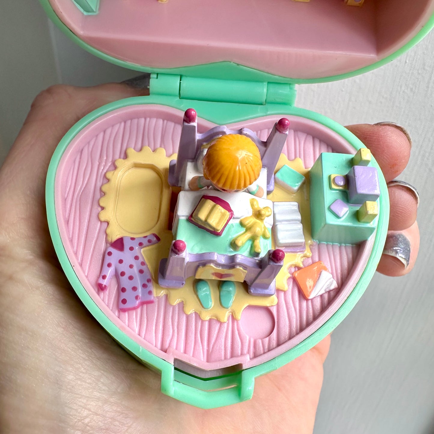 1991 Polly Pocket-Midge’s Bedtime