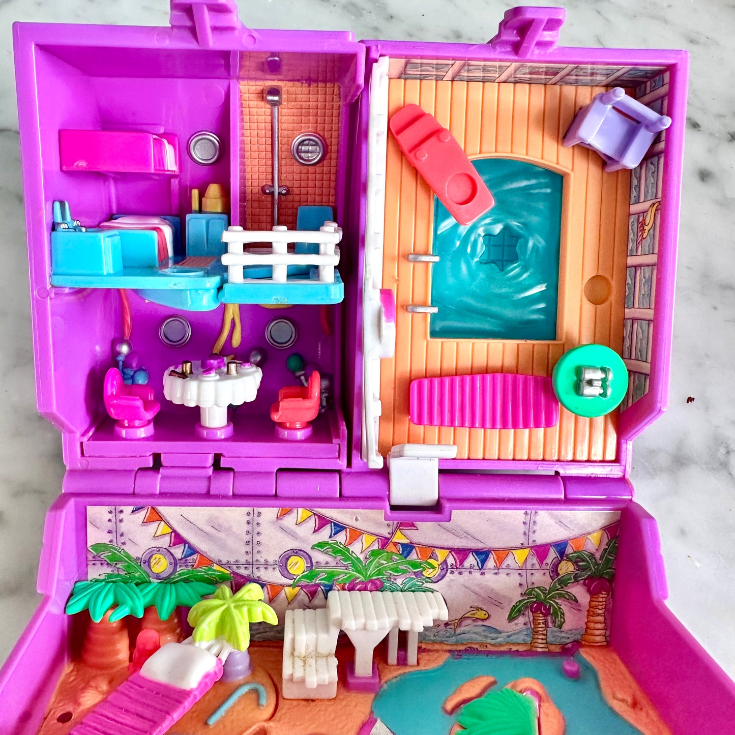 1996 Polly Pocket Surf n’ Swim Island