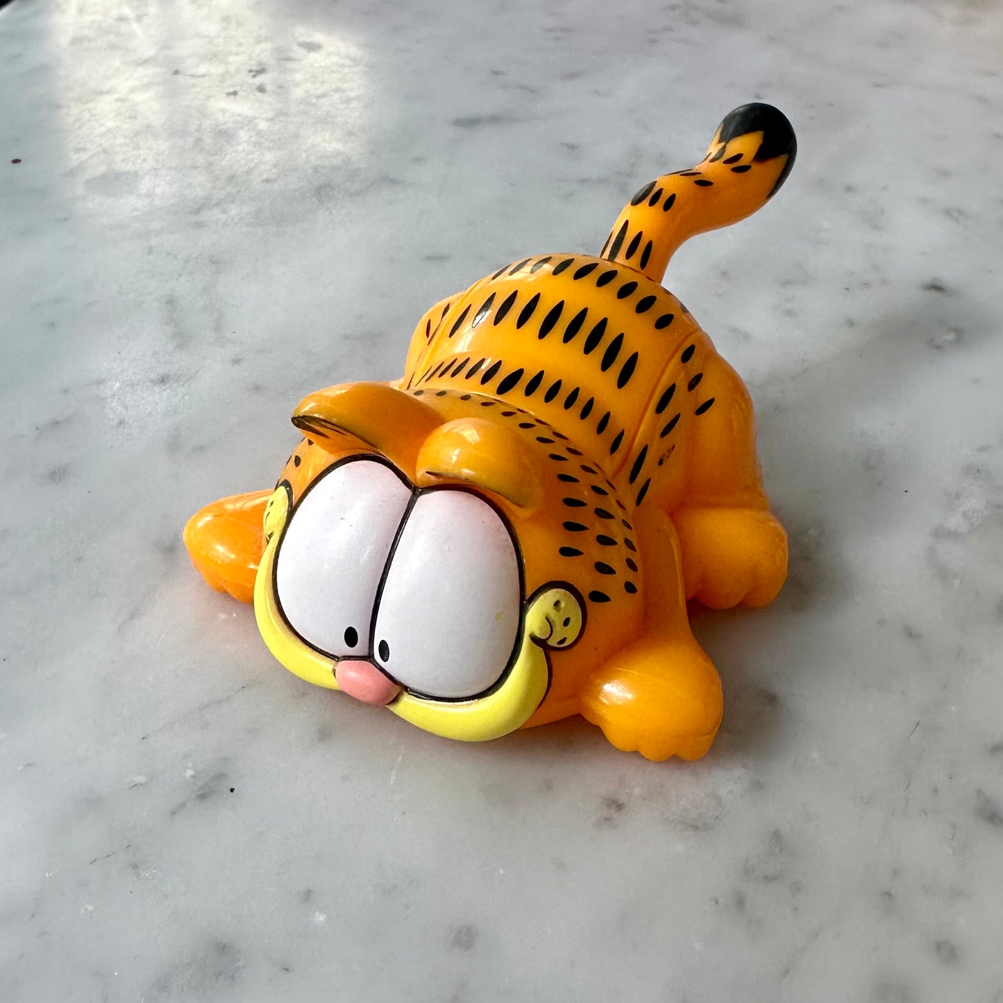 Vintage Garfield Hidden Magnifying Glass Toy