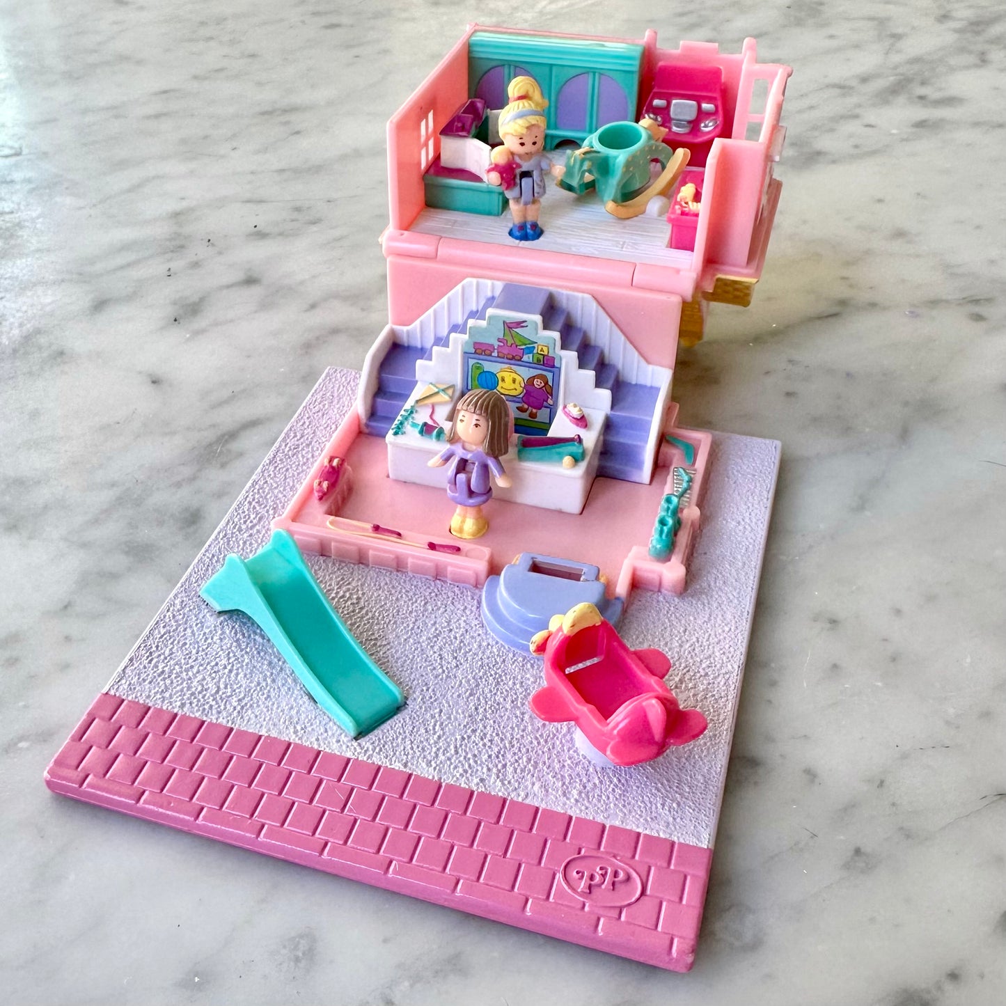 1993 Polly Pocket Pollyville Toy Shop