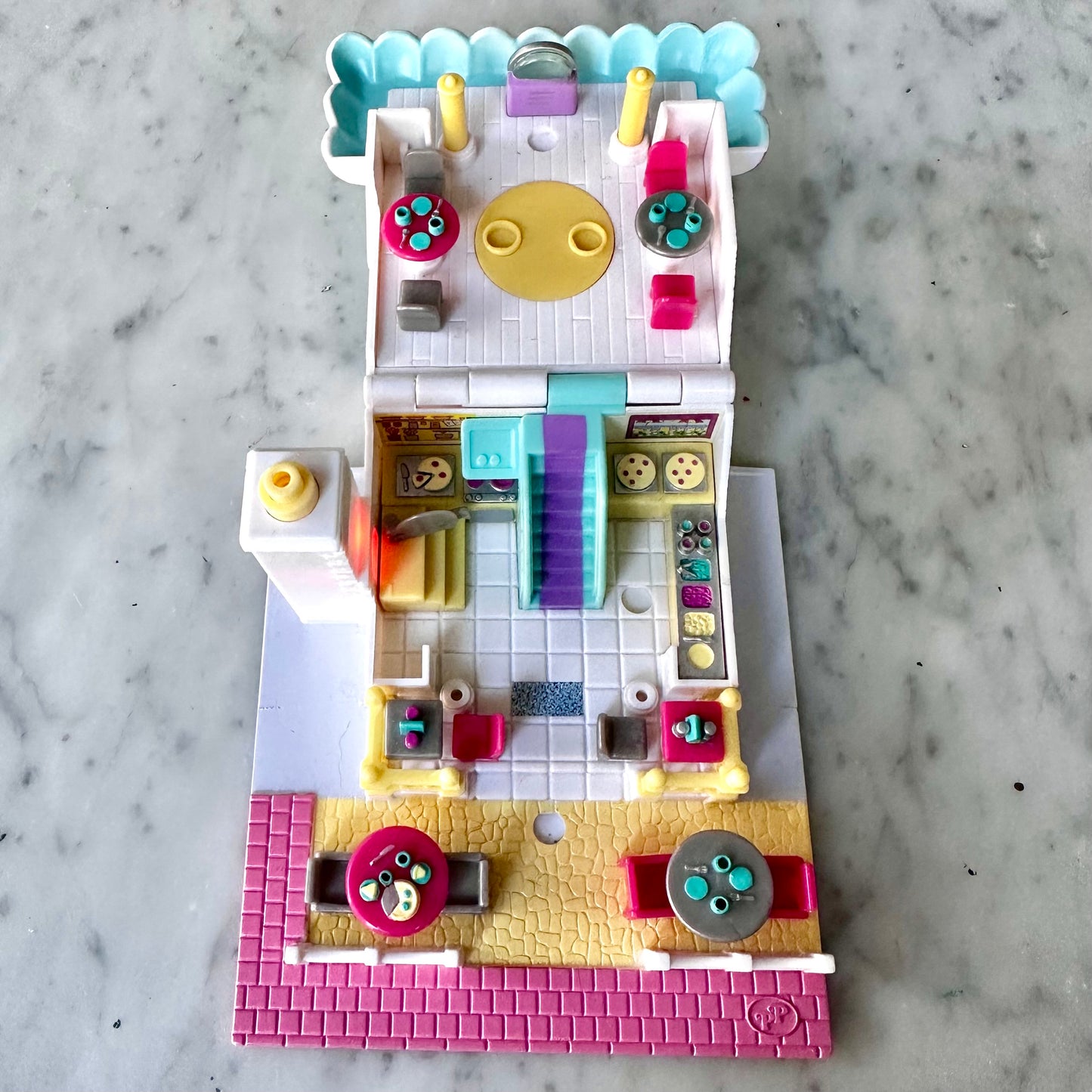 1993 Polly Pocket Pizzeria Pollyville Playset 100% Complete