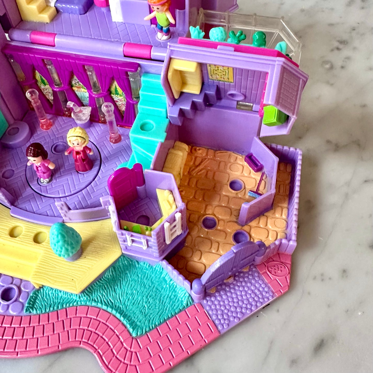 1994 Polly Pocket Light Up Magical Mansion