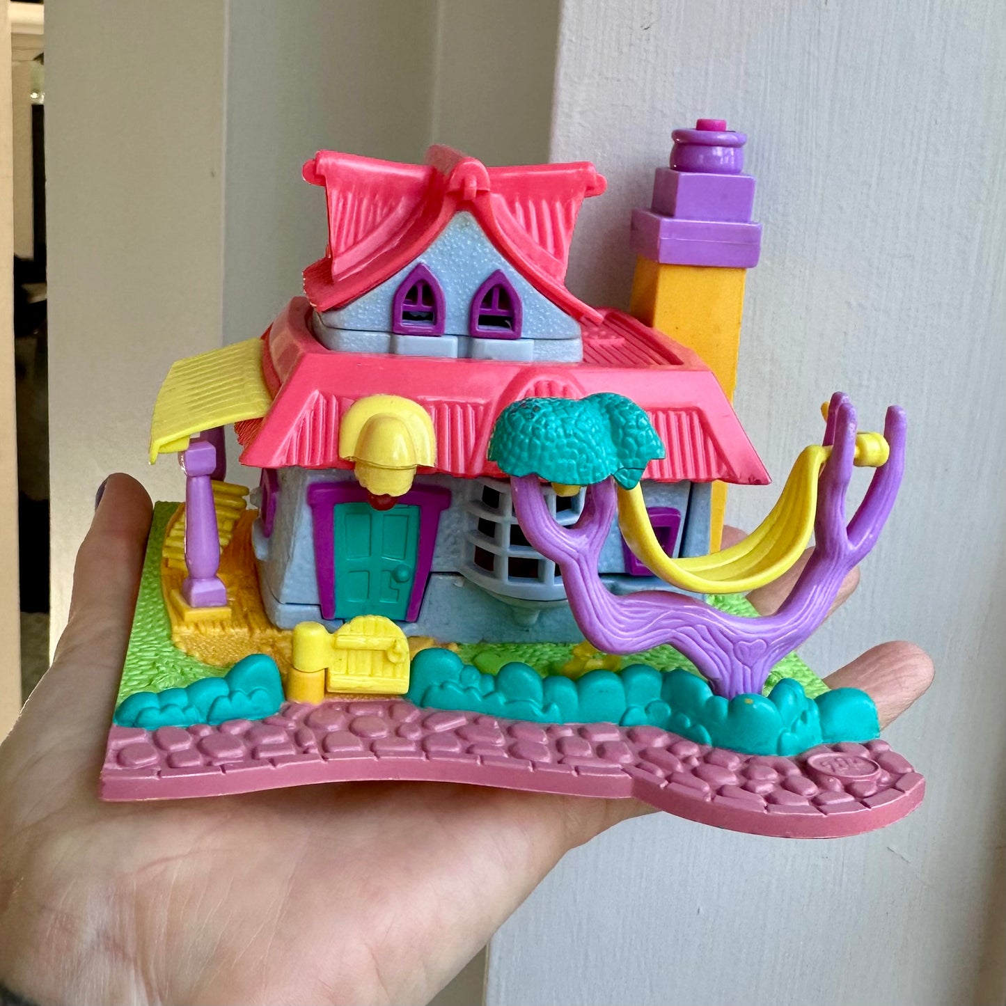 1994 Polly Pocket Light-Up Kitty House