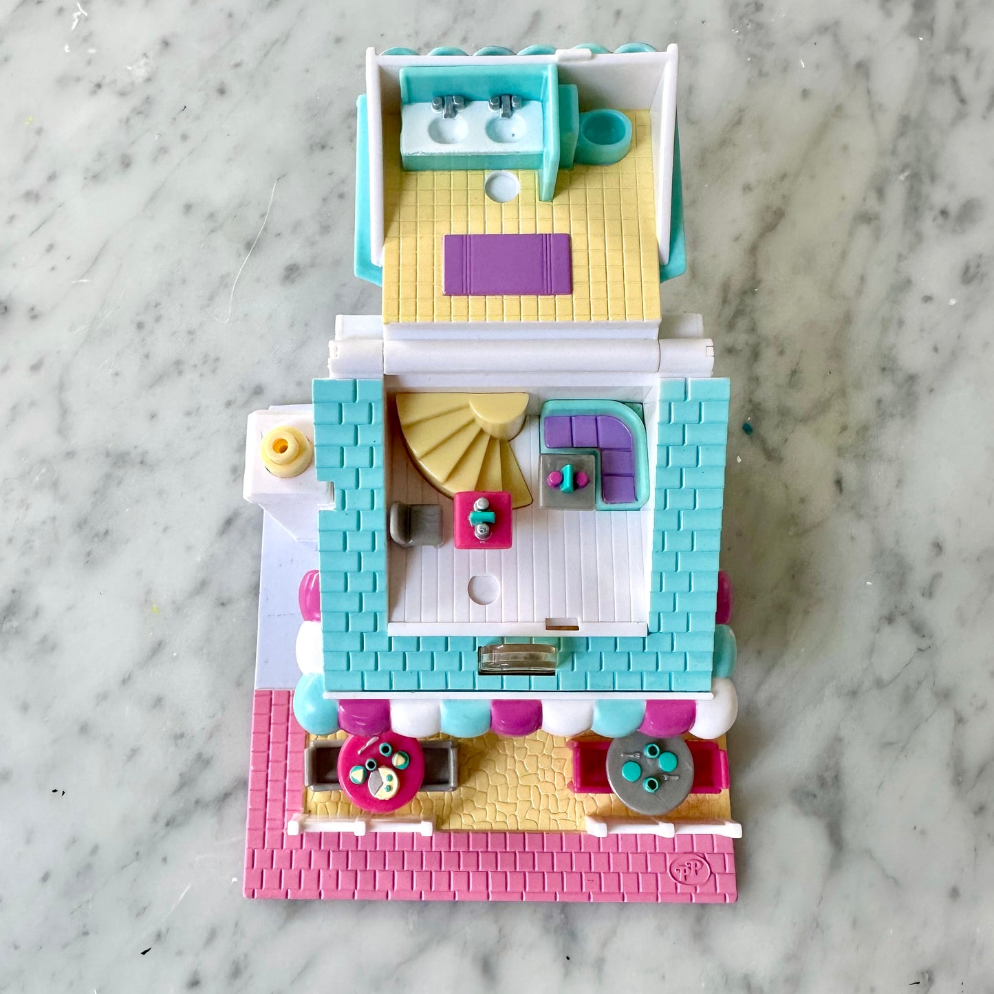 1993 Polly Pocket Pizzeria Pollyville Playset 100% Complete