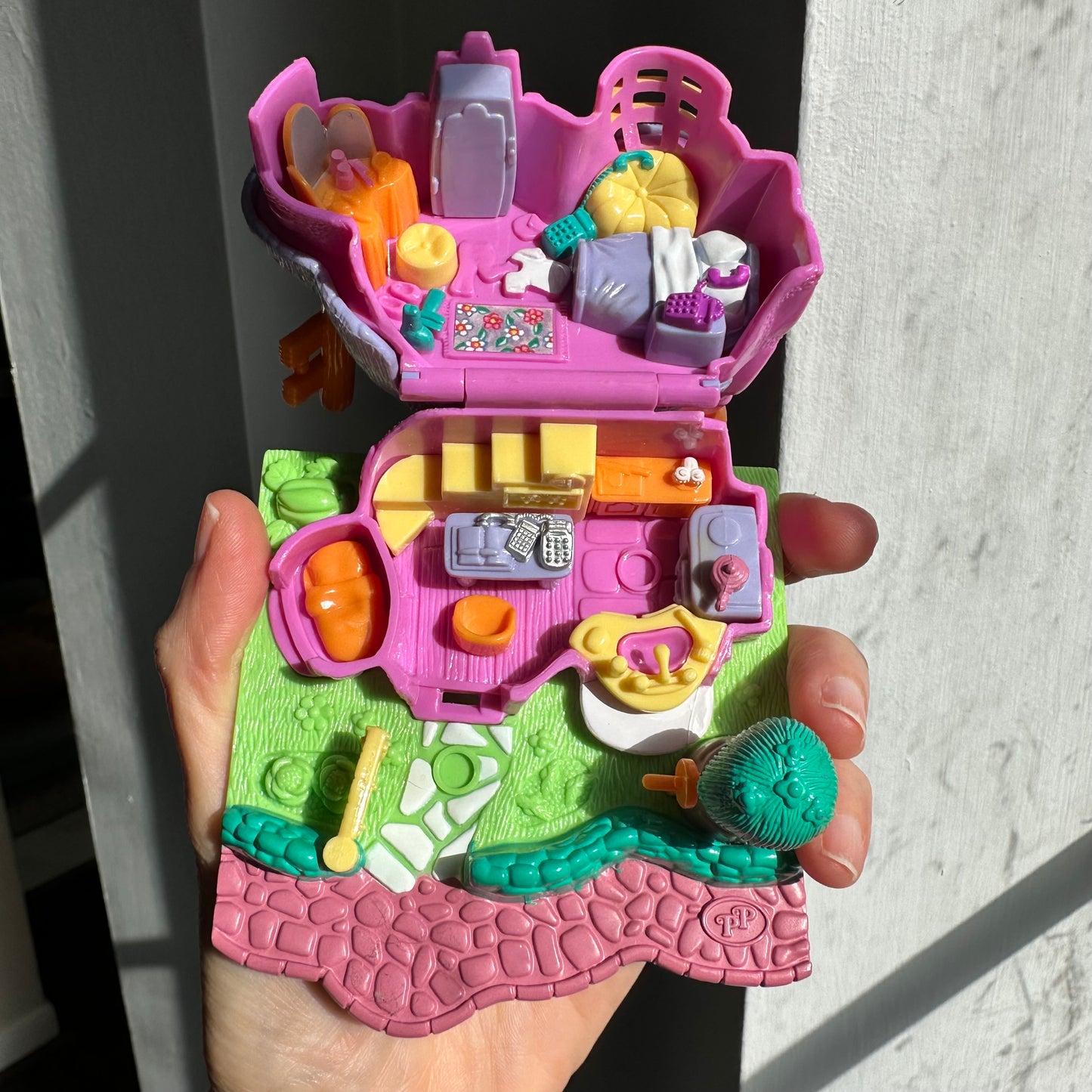 1994 Polly Pocket Rabbit House Playset