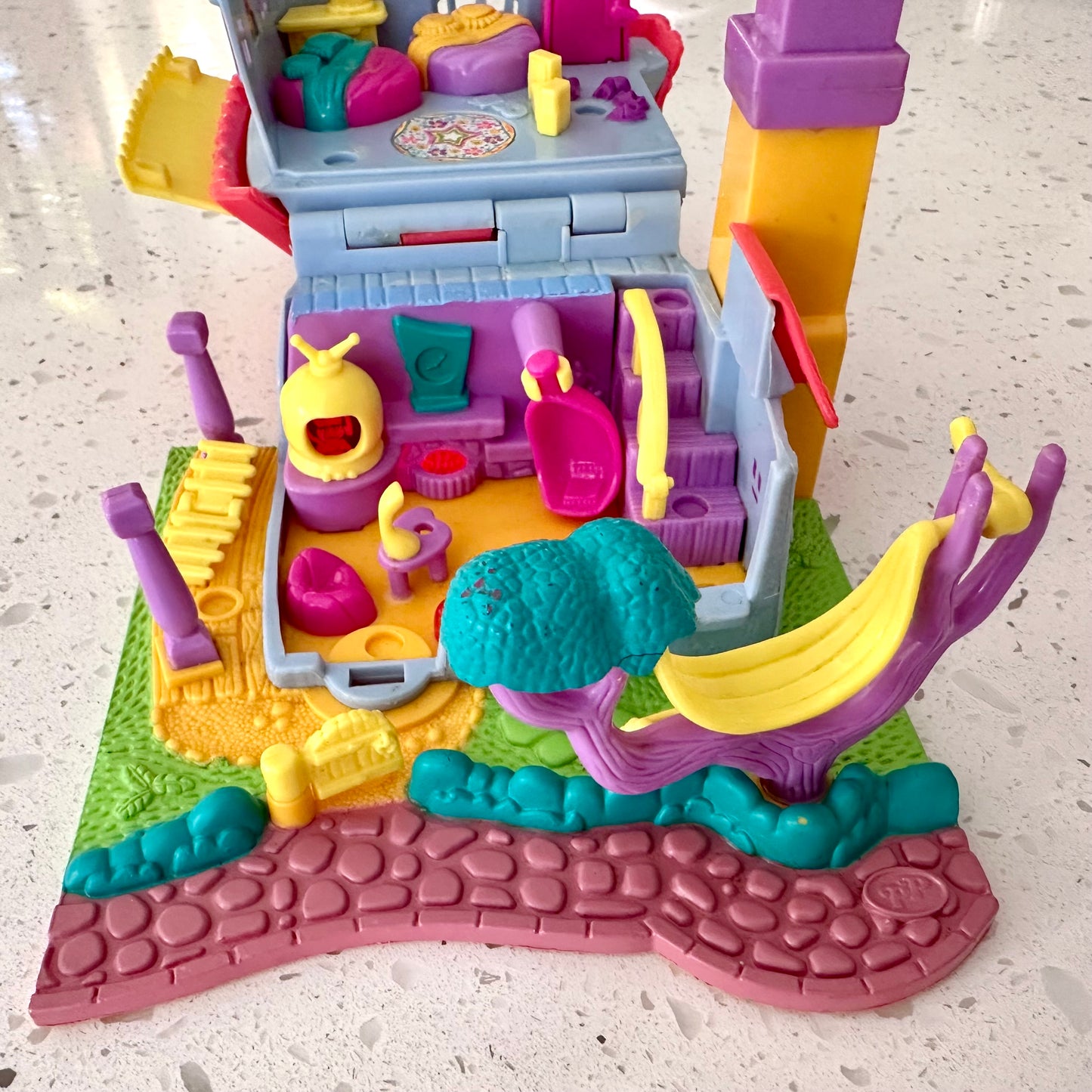 1994 Polly Pocket Light-Up Kitty House