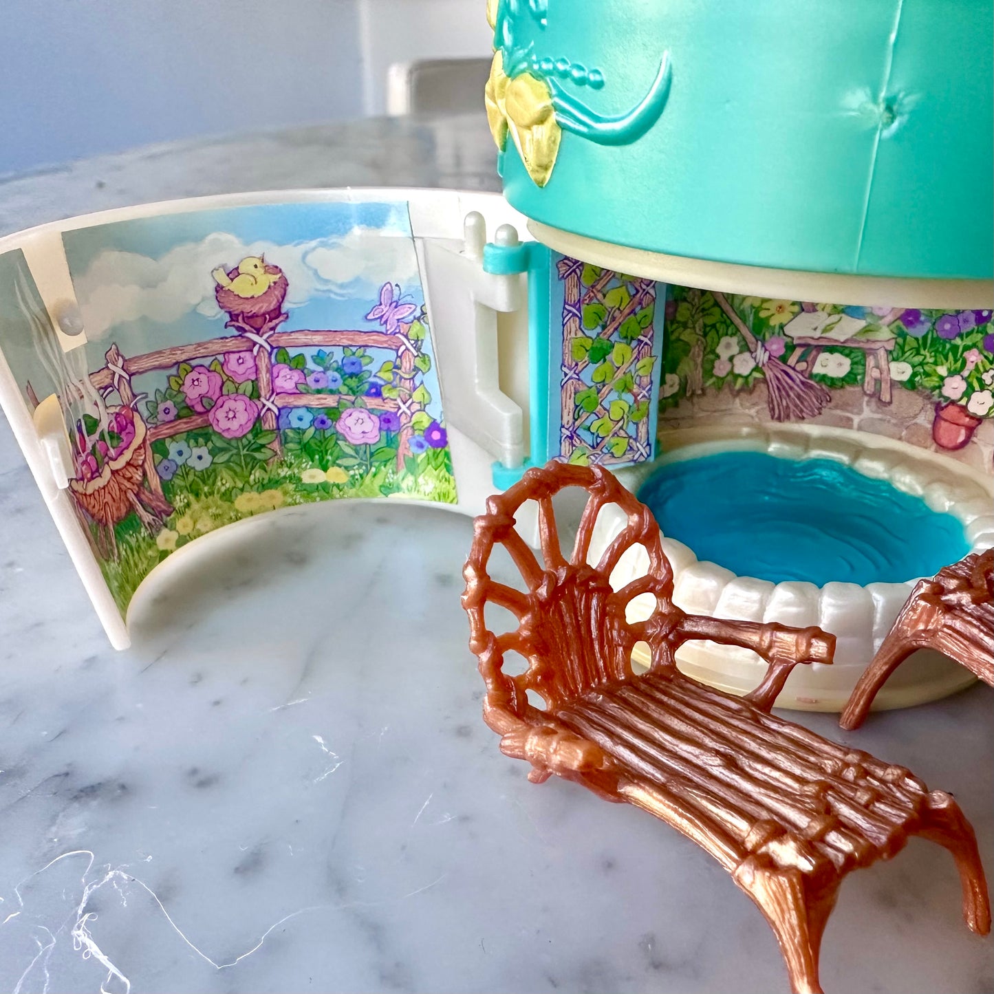 1993 Fairy Winkles Peek n Petal Posy