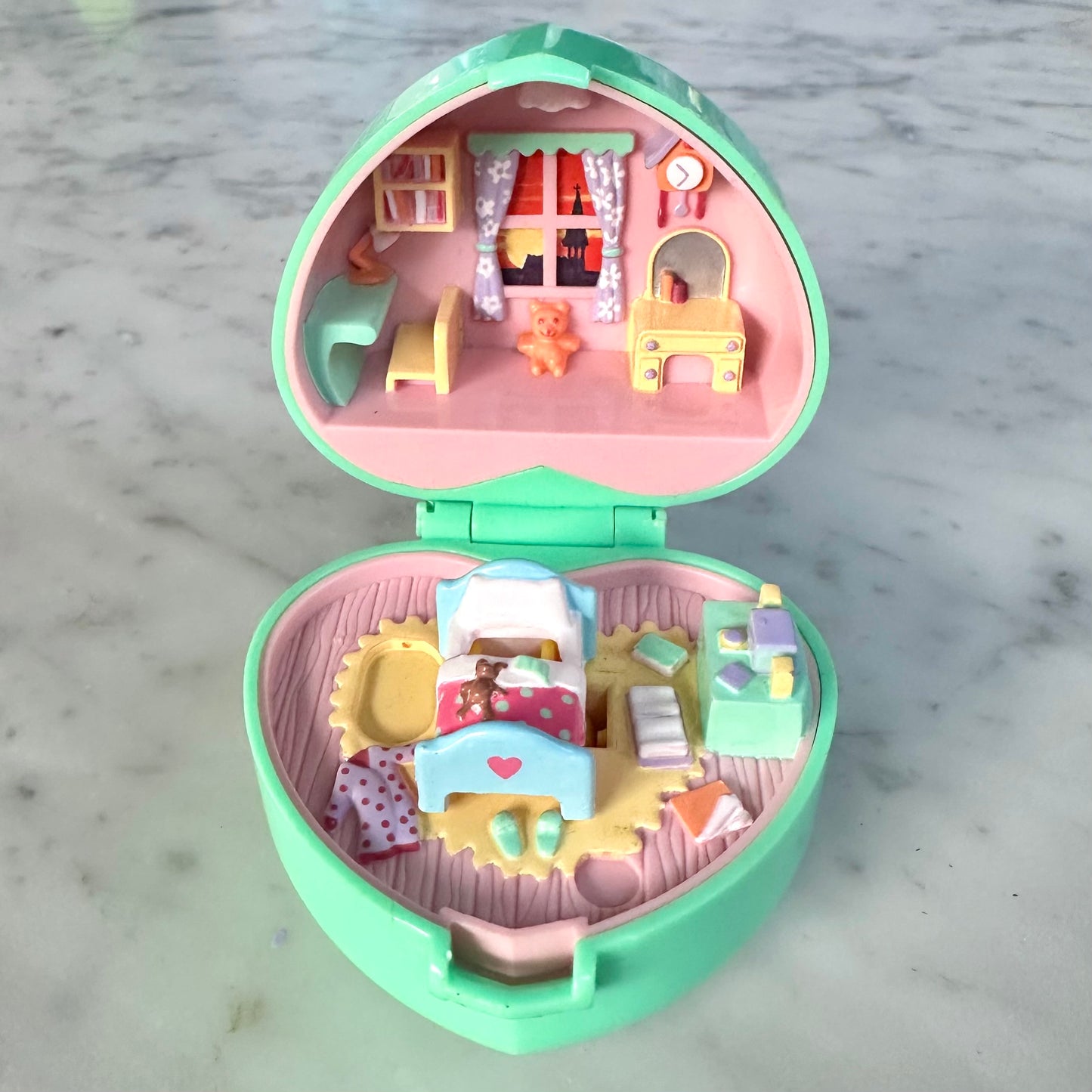 1991 Polly Pocket Midge’s Bedtime Ring and Compact