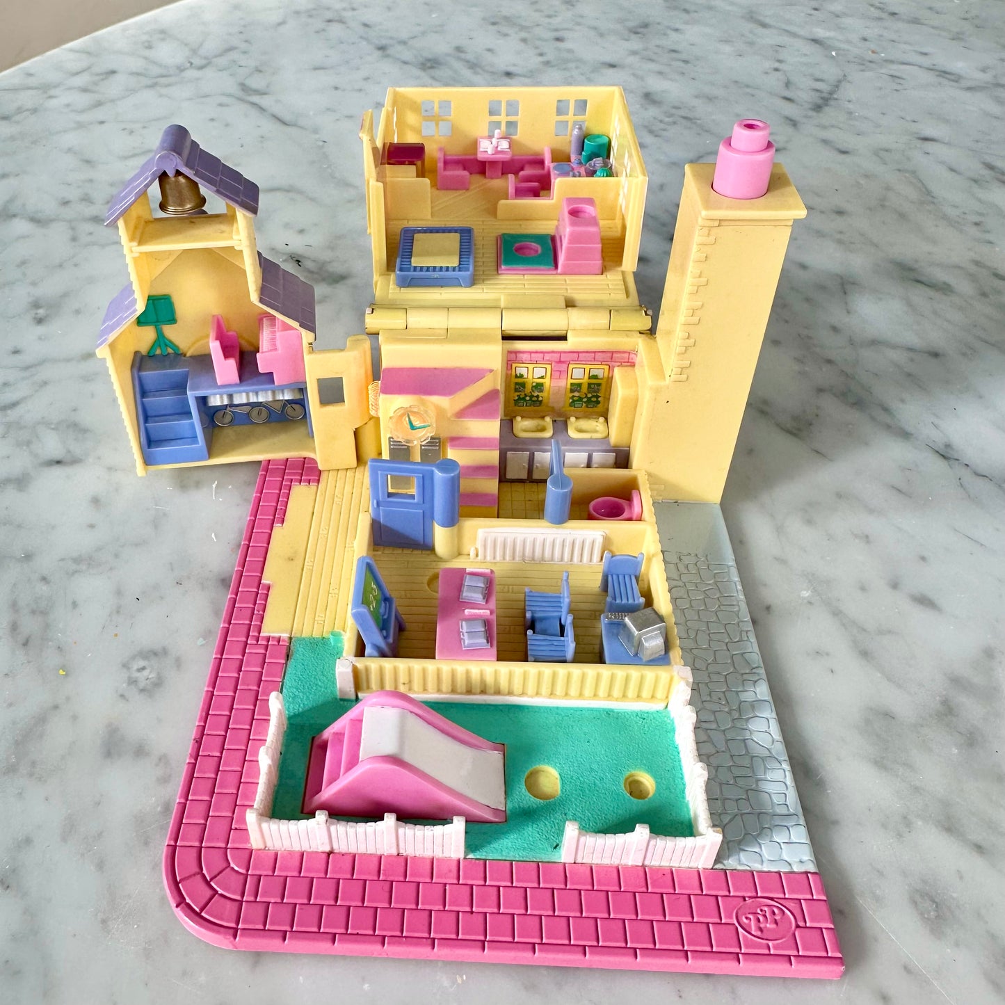 1993 Polly Pocket Light Up Schoolhouse Pollyville