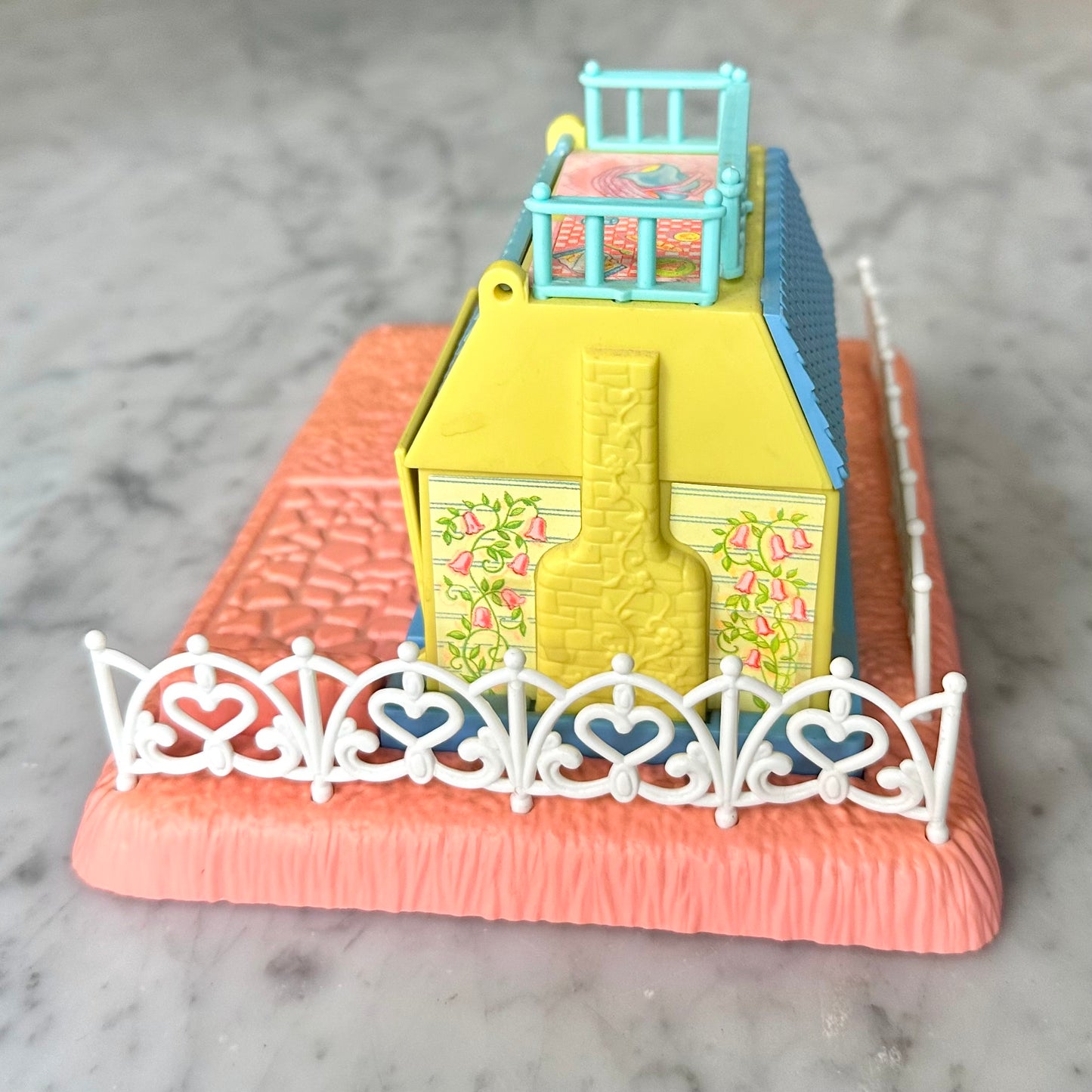 Vintage G1 My Little Pony-Petite Ponies Happy Hearts Cottage and Accessories