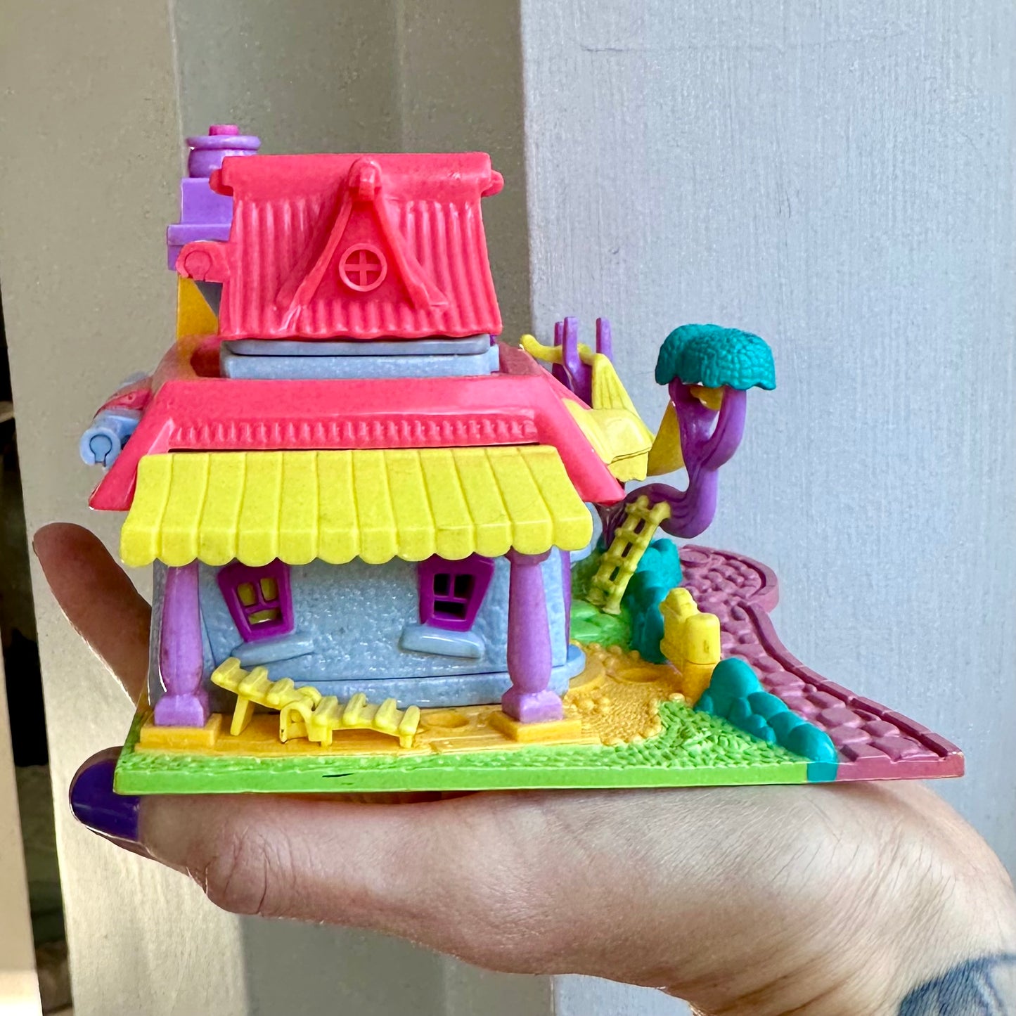1994 Polly Pocket Light-Up Kitty House