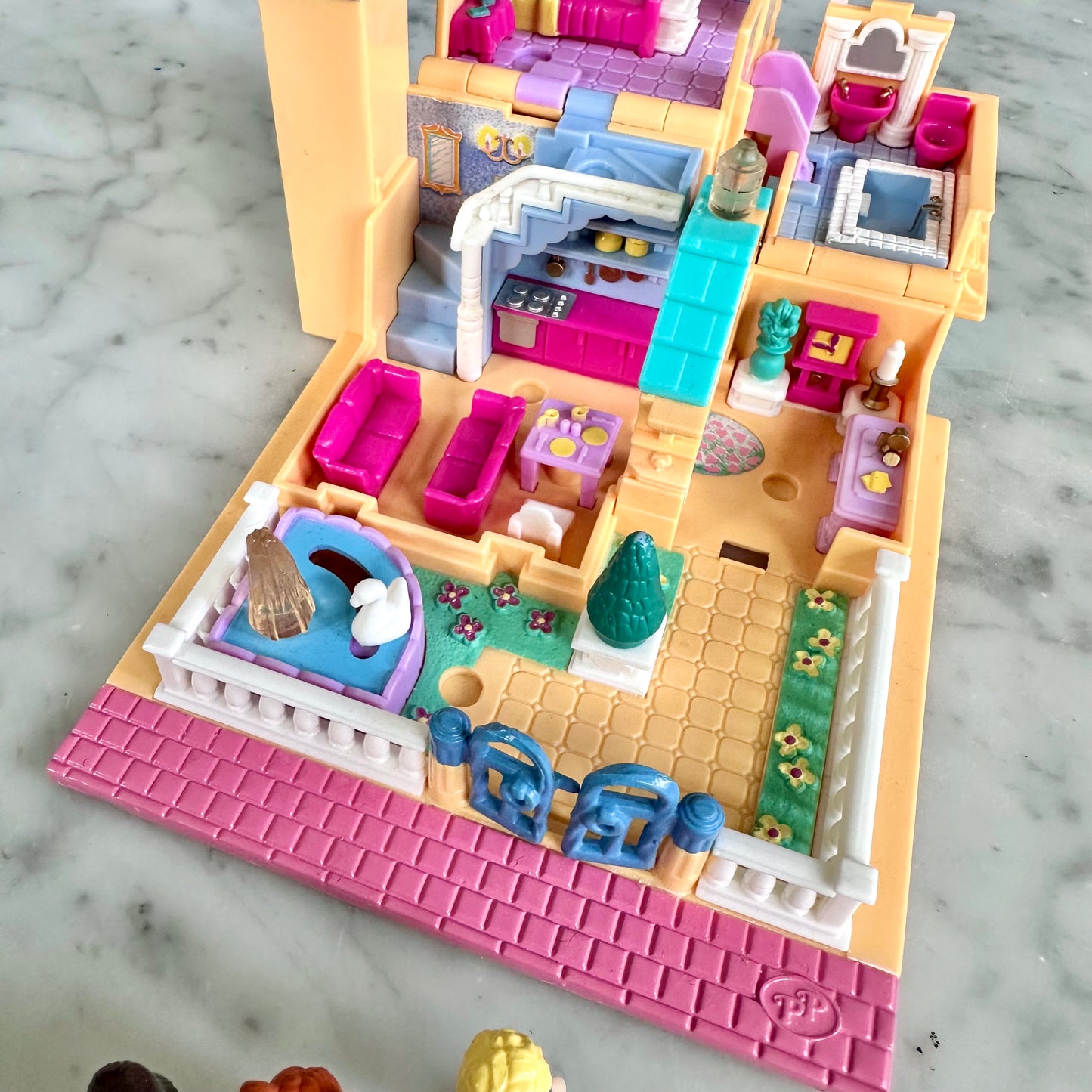 1994 Polly Pocket Light-Up Hotel