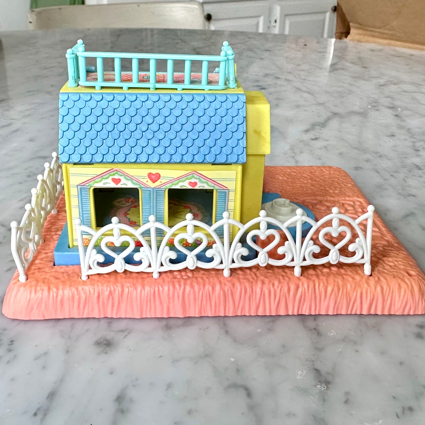 Vintage G1 My Little Pony-Petite Ponies Happy Hearts Cottage and Accessories