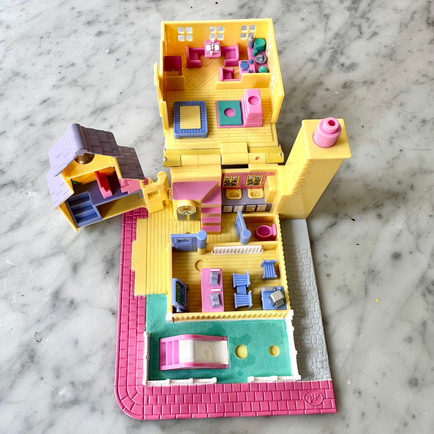 1993 Polly Pocket Light Up Schoolhouse-Non Working