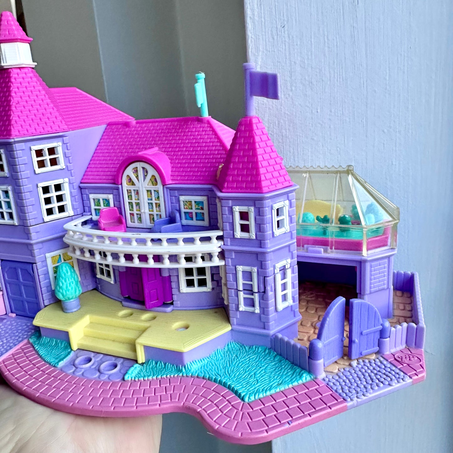 1994 Polly Pocket Light Up Magical Mansion