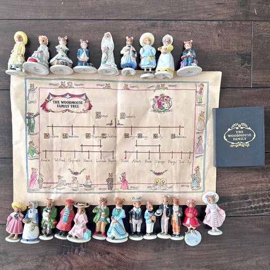1985 Woodmouse Family Figurine Set