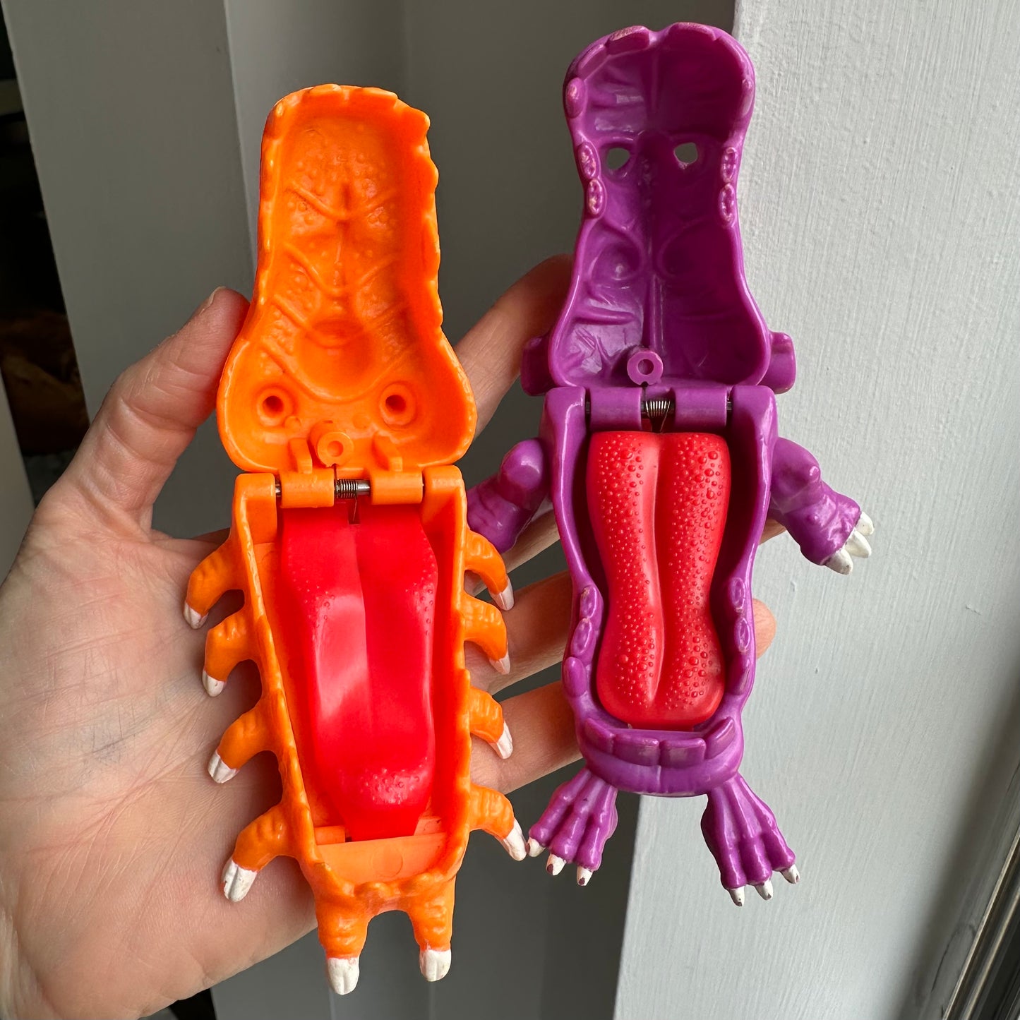 1986 The Real Ghostbusters Mini Traps