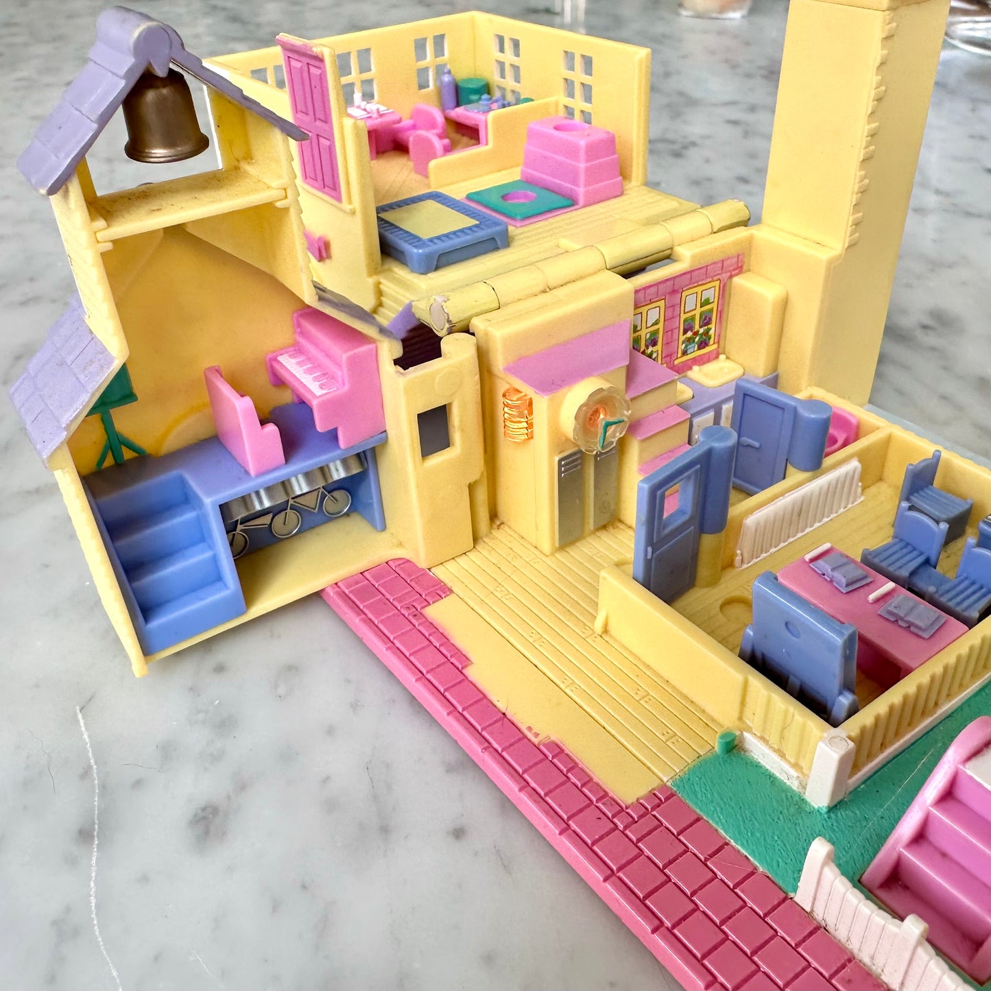 1993 Polly Pocket Schoolhouse