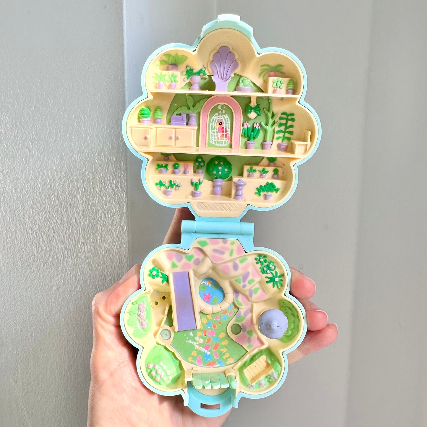 1990 Polly Pocket “Midge’s Flower Shop” Damaged