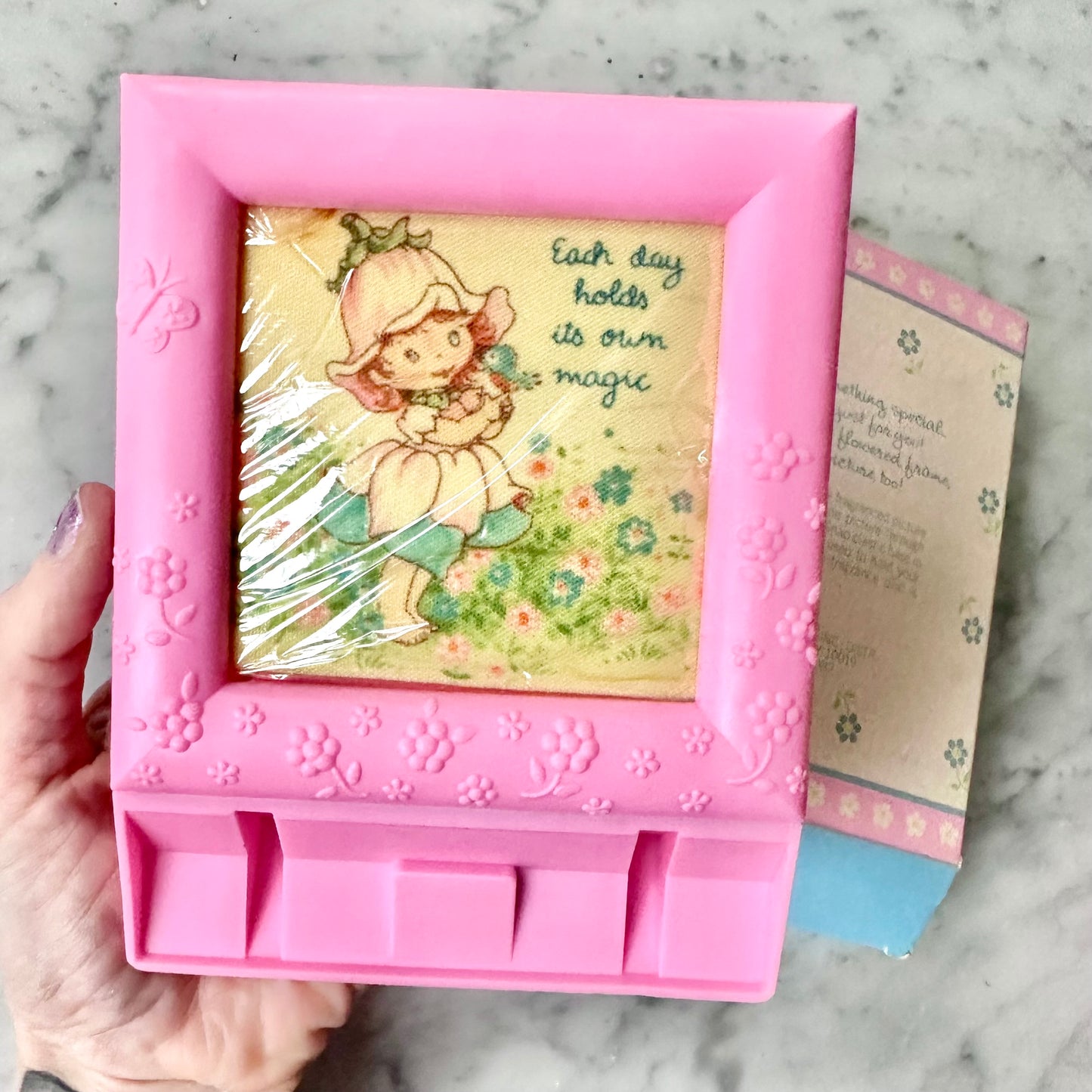 1982 Avon Little Blossom Scented Frame