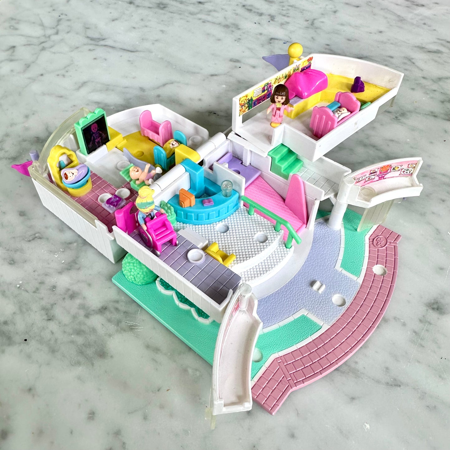 1995 Polly Pocket Children’s Hospital 100% Complete