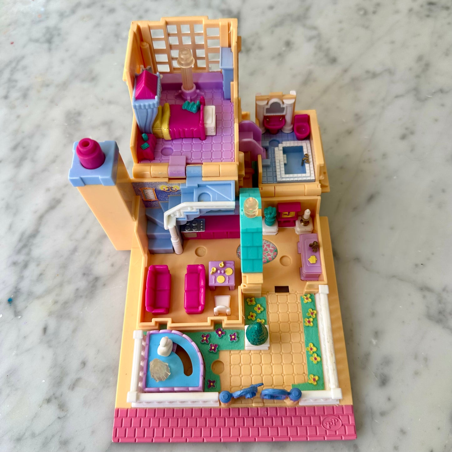 1994 Polly Pocket Light Up Hotel