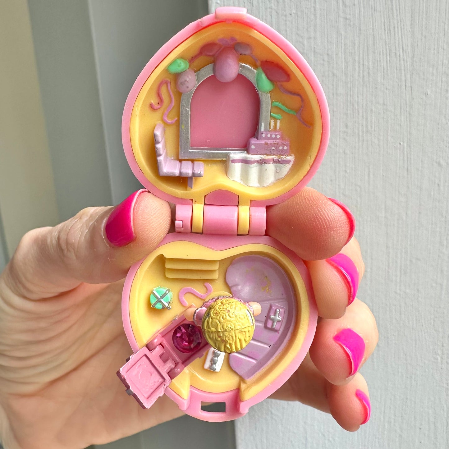 1992 Polly Pocket Pretty Present Locket