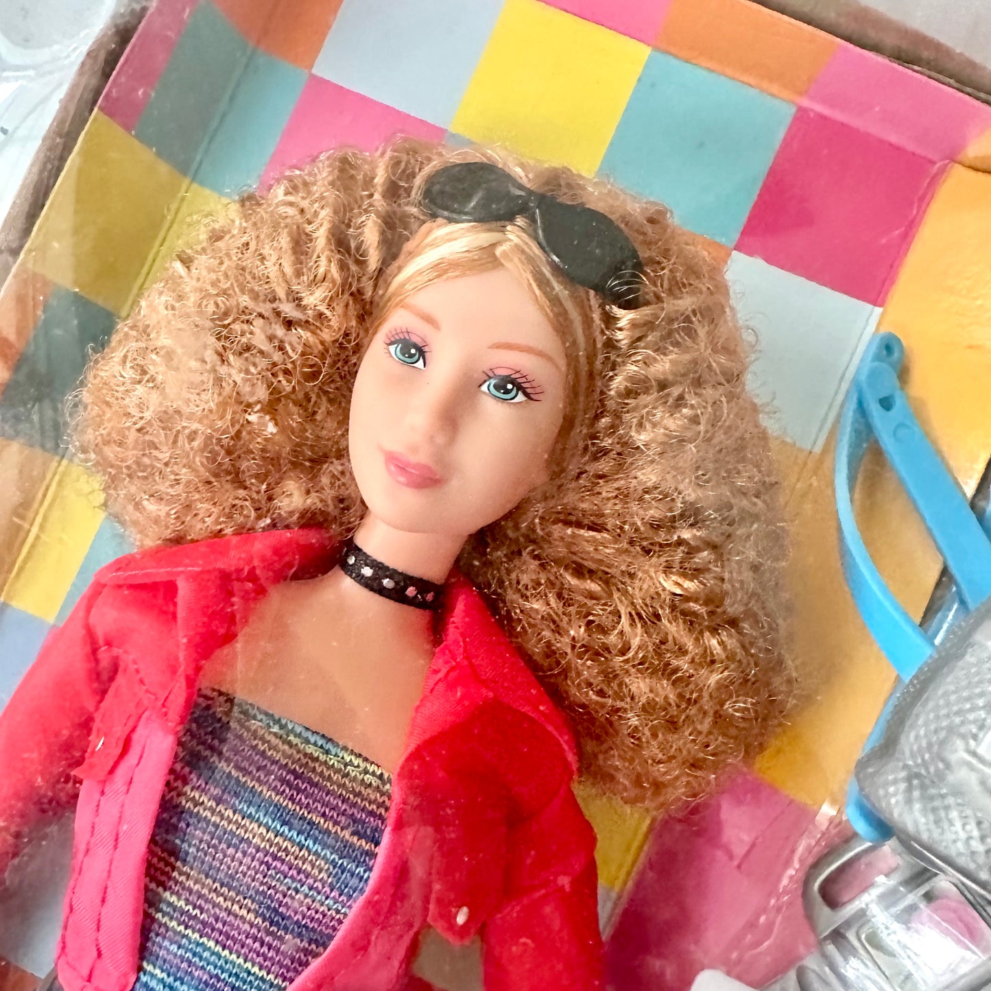 2002 Mystery Squad Kenzie Surveillance Specialist Doll