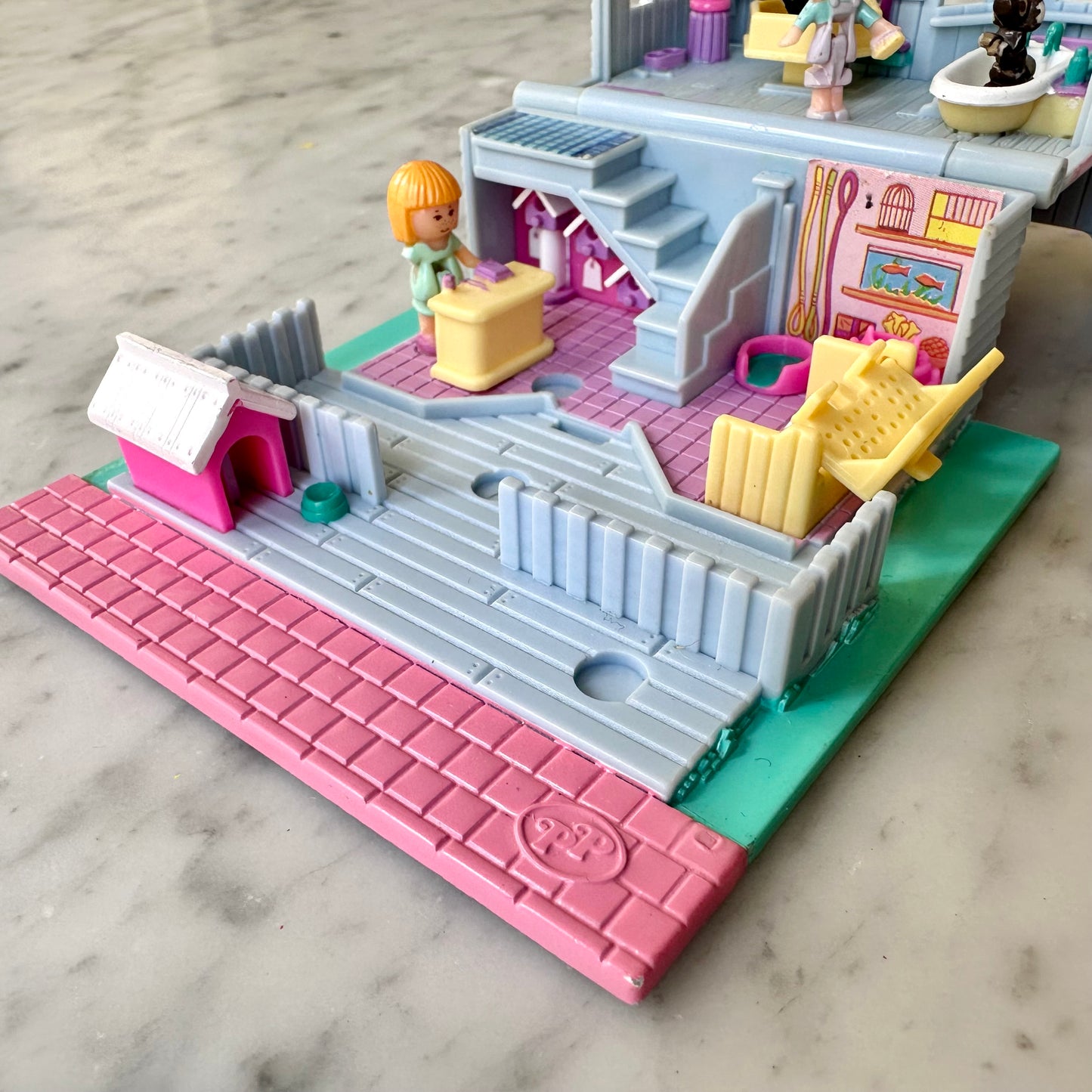 1993 Polly Pocket Pet Shop