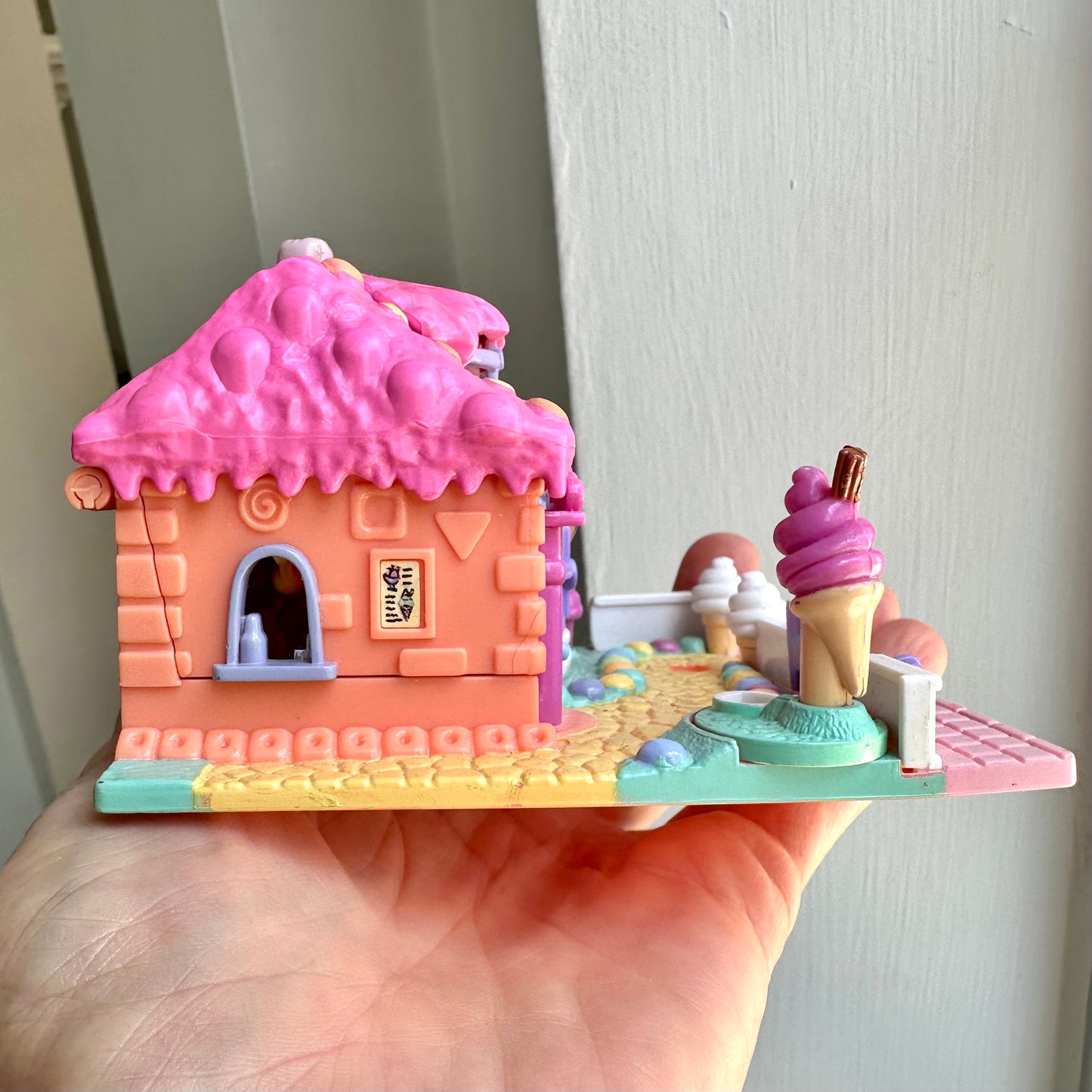 1995 Polly Pocket Ice Cream Parlor Playset *No dolls