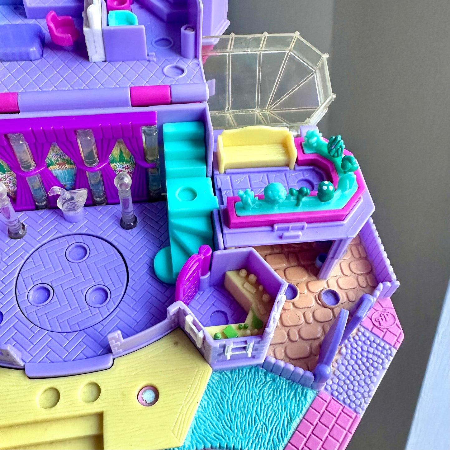 1994 Polly Pocket Light Up Magical Mansion
