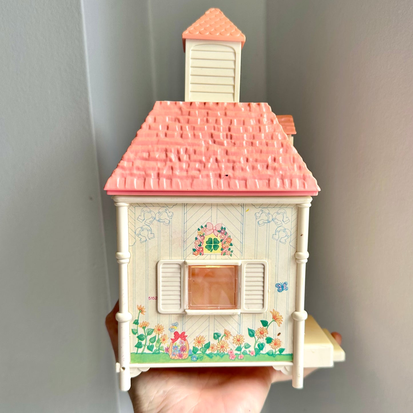 1989 Fisher-Price Precious Places Blue Ribbon Pony Stable