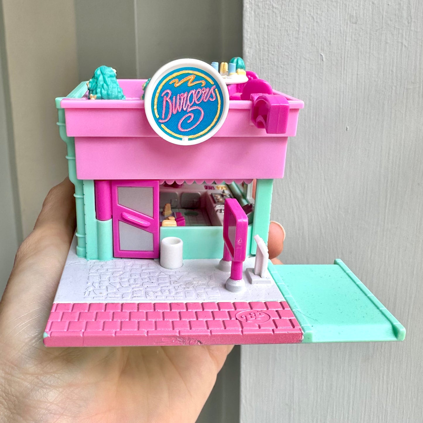 1994 Polly Pocket Drive Thru Burger Stand